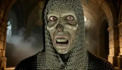 Meister der Finsternis: Dein professioneller Horror-Look mit dem Deluxe Make-Up Set für Halloween